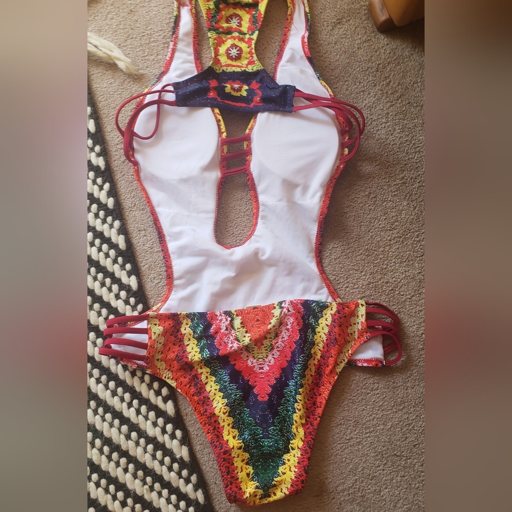 Bathing suit - Picture 3 of 6